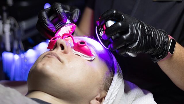 client receiving light therapy